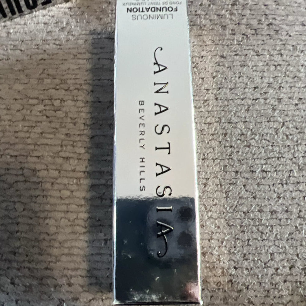 Anastasia Beverly Hills Luminous Foundation