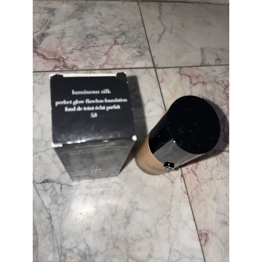 Armani Luminous Silk Foundation