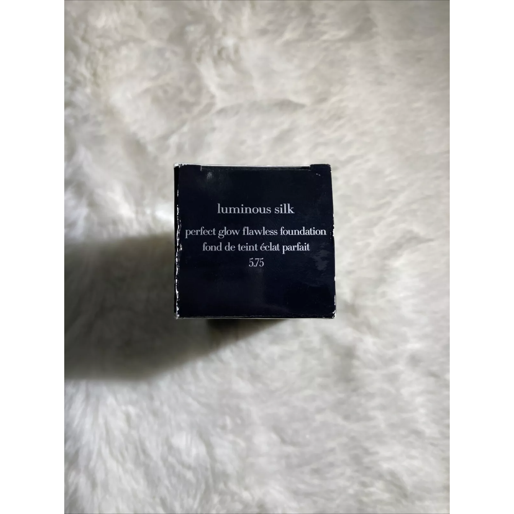 Armani Luminous Silk Foundation