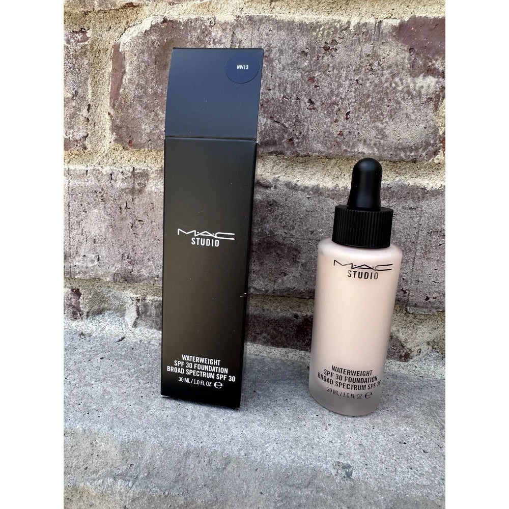 MAC Studio Waterweight Foundation SPF30