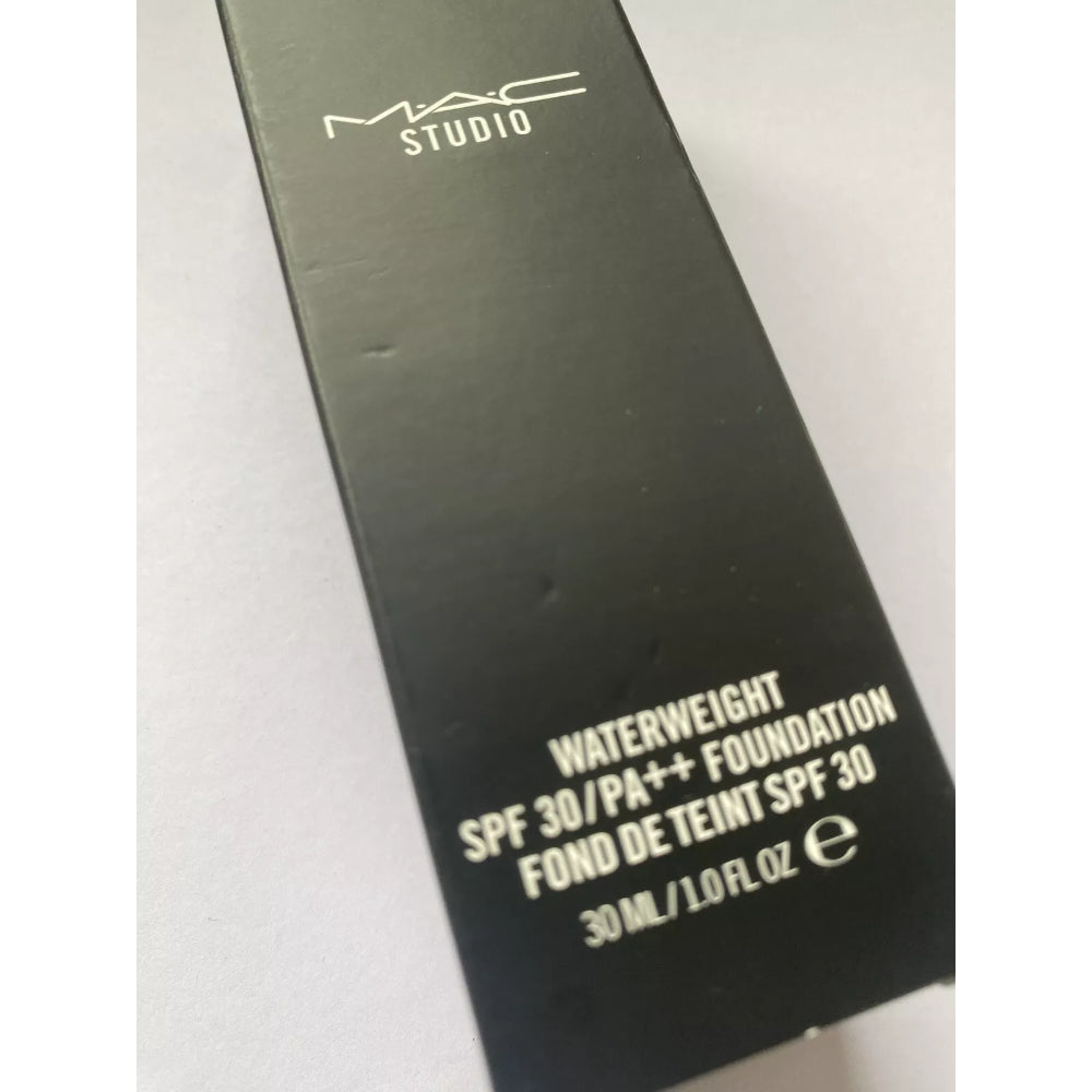 MAC Studio Waterweight Foundation SPF30